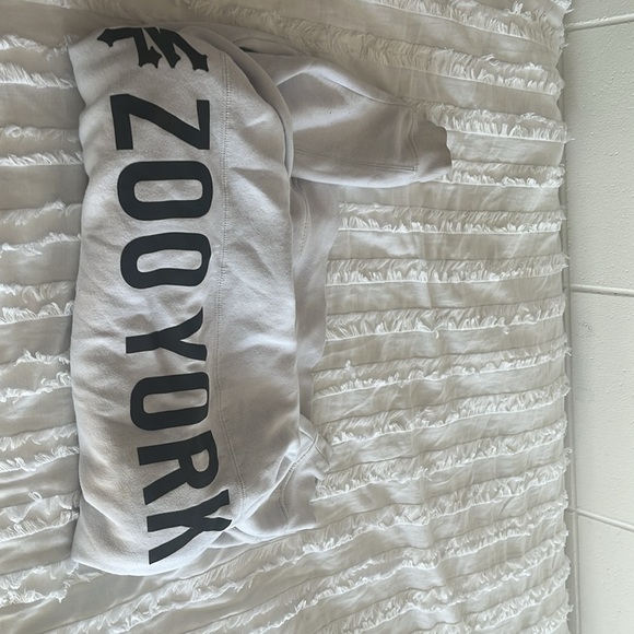 zooyork xl white sweater. comfy - Picture 2 of 2